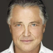 Dr. Bernard Cornette de Saint-Cyr, chirurgien plasticien et esthétique Paris 16